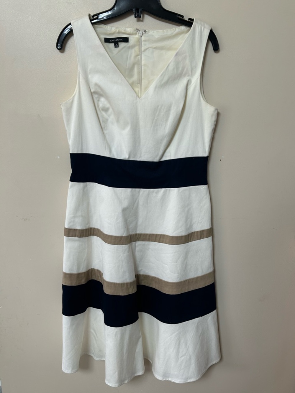 Jones Studio White Sleeveless Stripe Midi Dress with Navy and Tan Bands